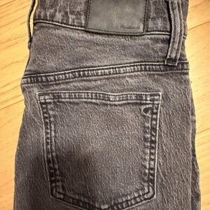 Madewell Perfect Vintage Jean – Size 26, Black Distressed Wash